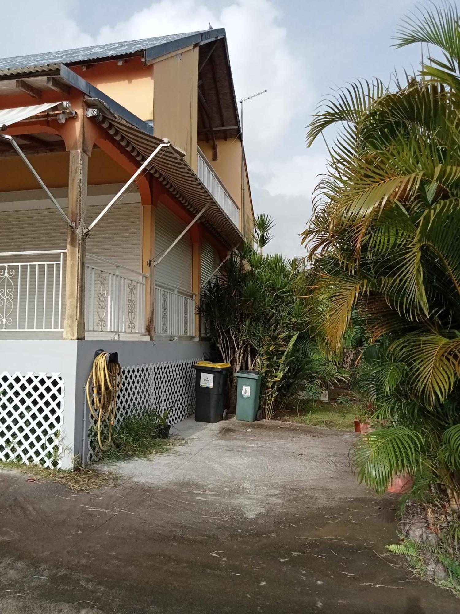 Villa Grandes Pieces Petit-Bourg Exterior photo