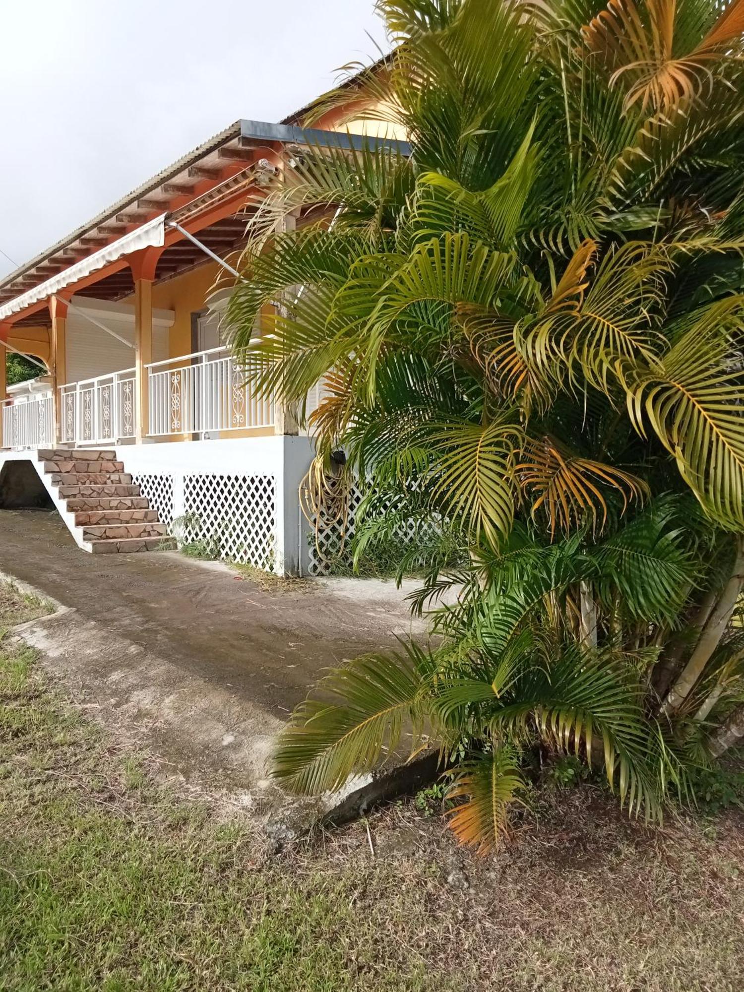 Villa Grandes Pieces Petit-Bourg Exterior photo
